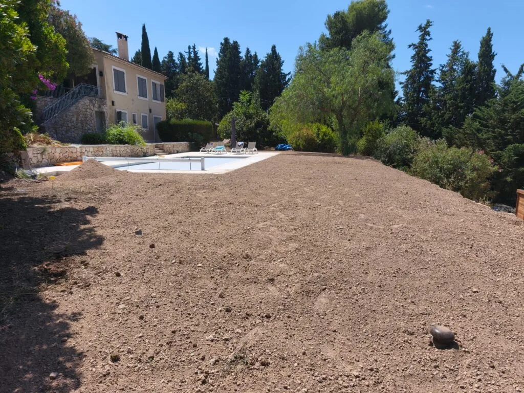 Terrassement piscine2 à Saint-Vallier-de-Thiey