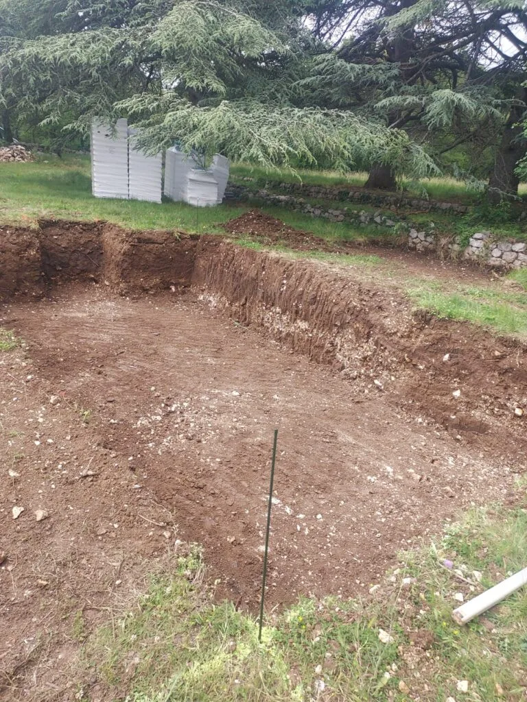 Décaissement terrain plateforme fouille nivellement terrassement à Saint-Vallier-de-Thiey