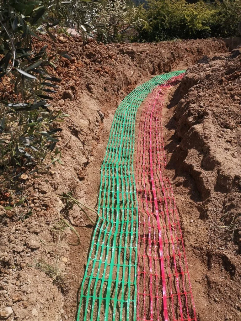 Grillage avertisseur tranchée réseaux secs électricité télécom à Saint-Vallier-de-Thiey